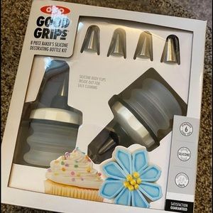 OXO Bakers Silicone Decorating Bottle Kit